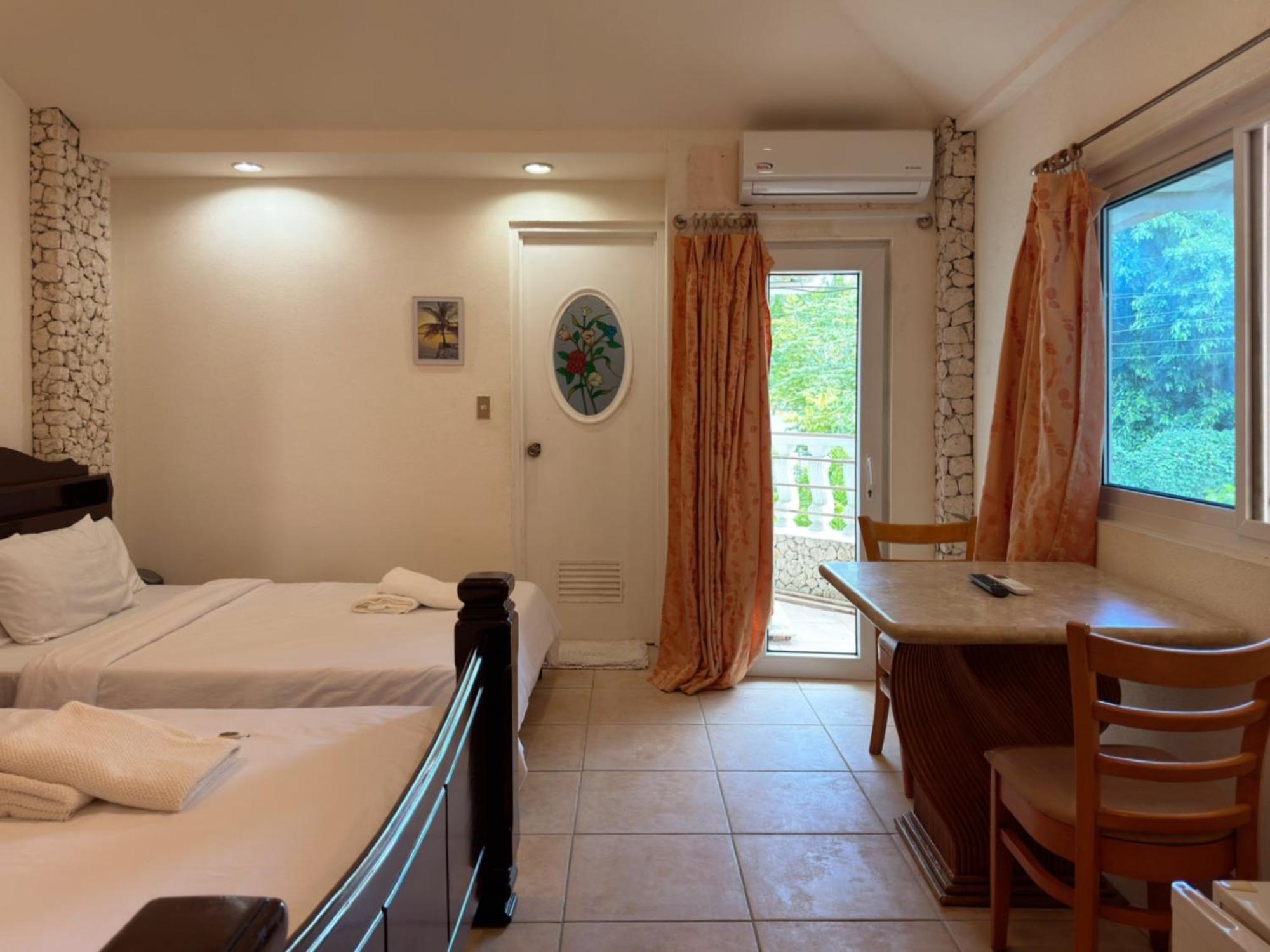 Sunset Beach Resort Moalboal Eksteriør billede