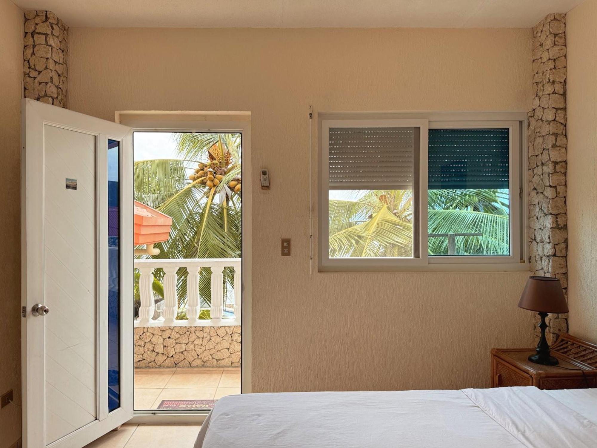 Sunset Beach Resort Moalboal Eksteriør billede